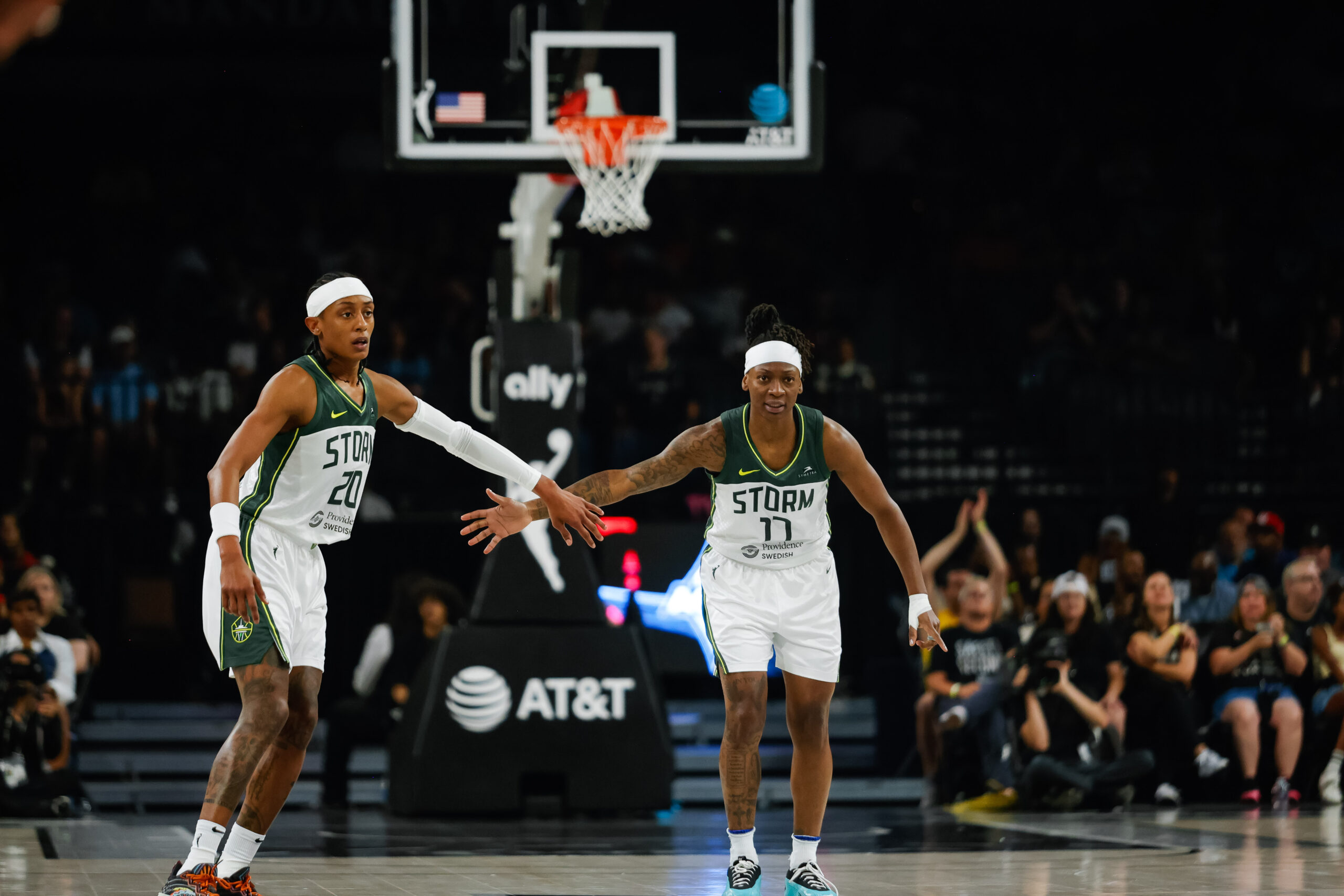 Game 31: Seattle @ Las Vegas, 90-86
